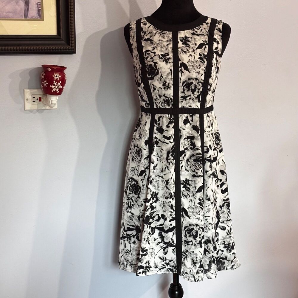 Talbots | Women’s Fit N Flare Floral Black White Sleeveless Tank Lined Dress 4p